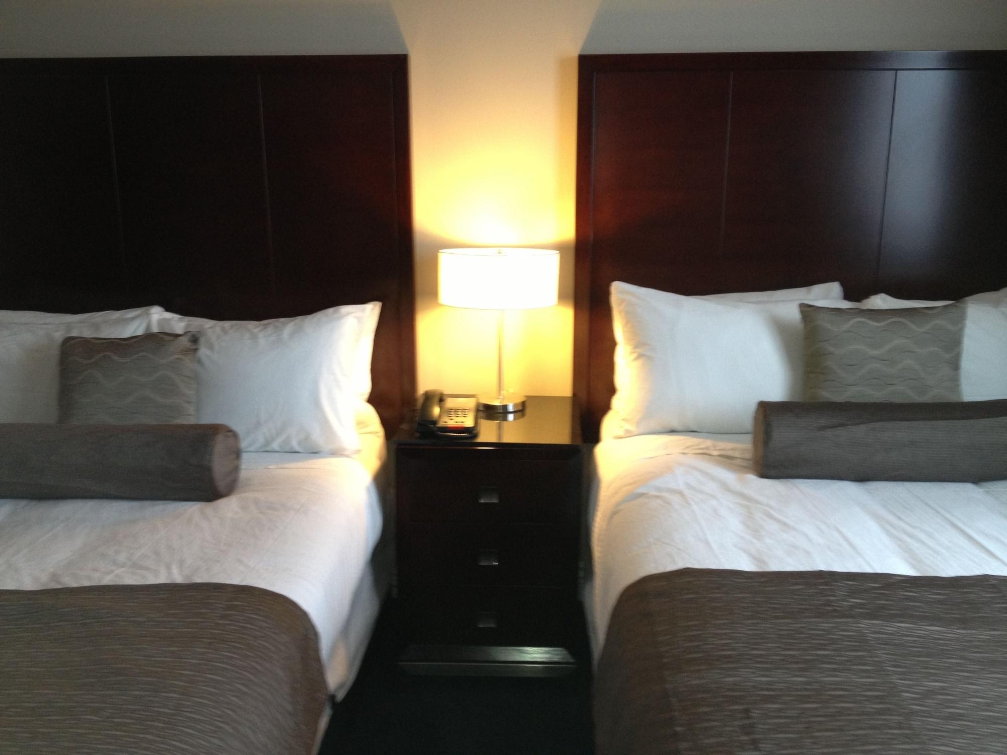 Capital City Center Hotel Виктория Экстерьер фото