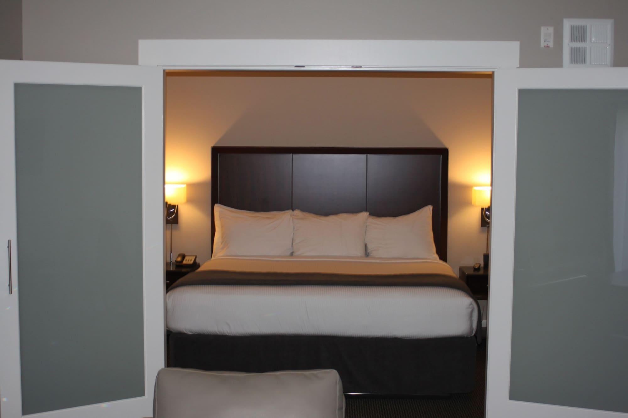 Capital City Center Hotel Виктория Экстерьер фото