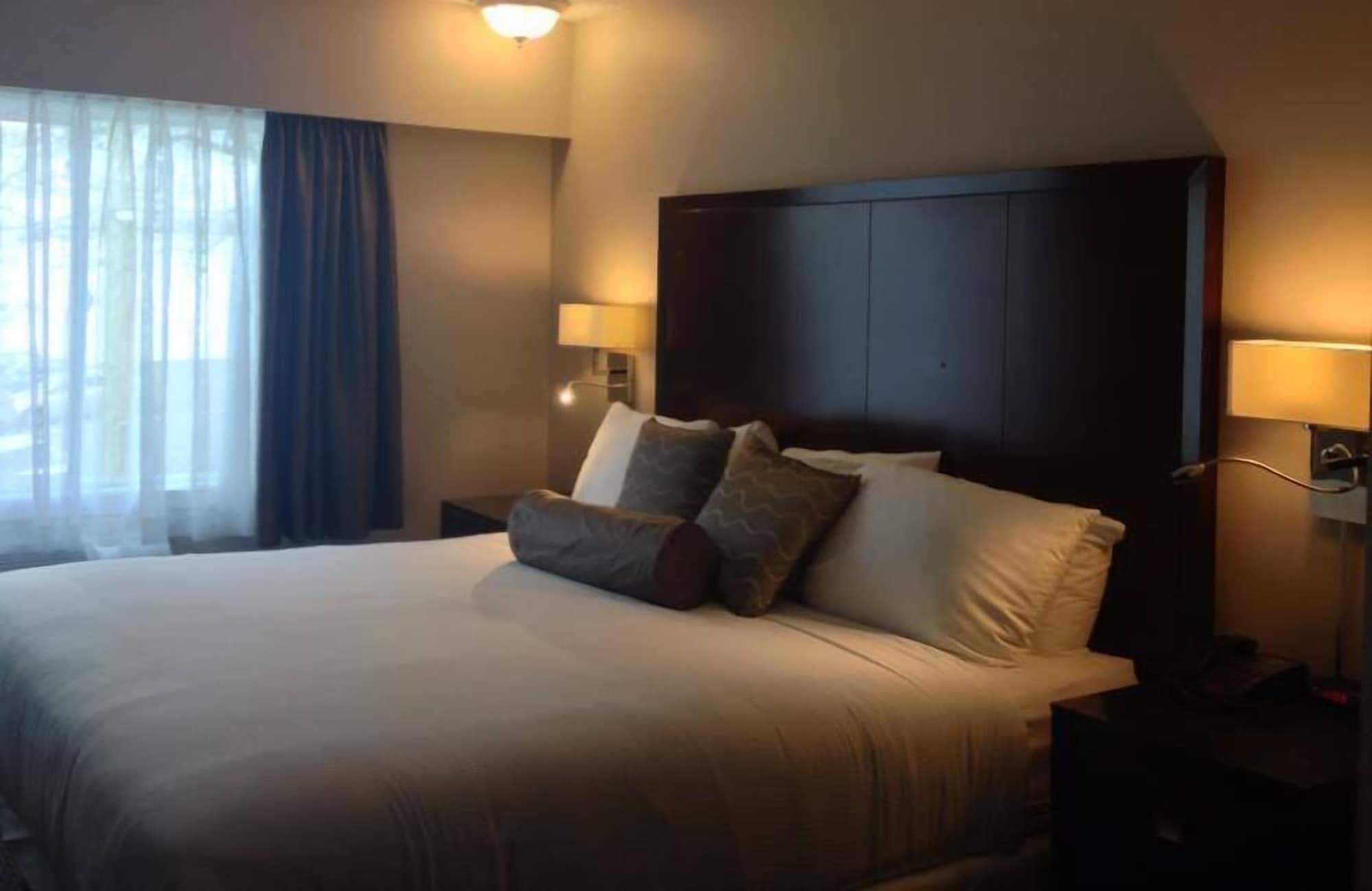 Capital City Center Hotel Виктория Экстерьер фото