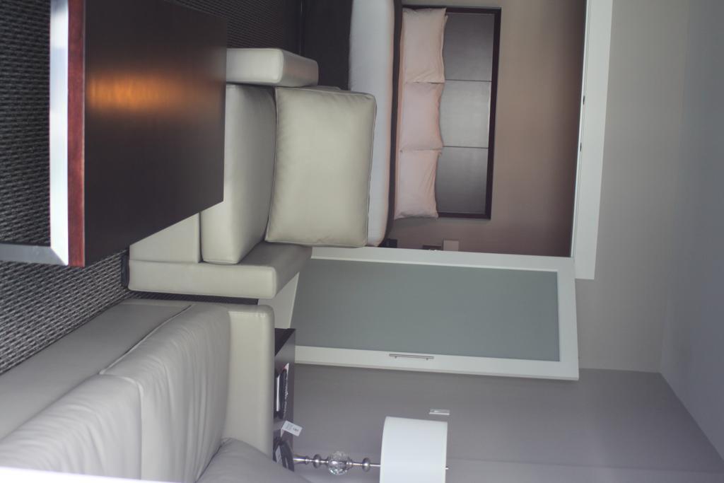 Capital City Center Hotel Виктория Экстерьер фото