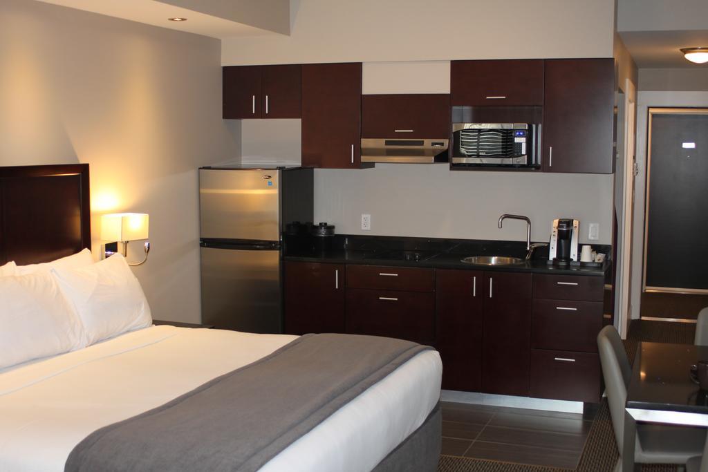 Capital City Center Hotel Виктория Экстерьер фото