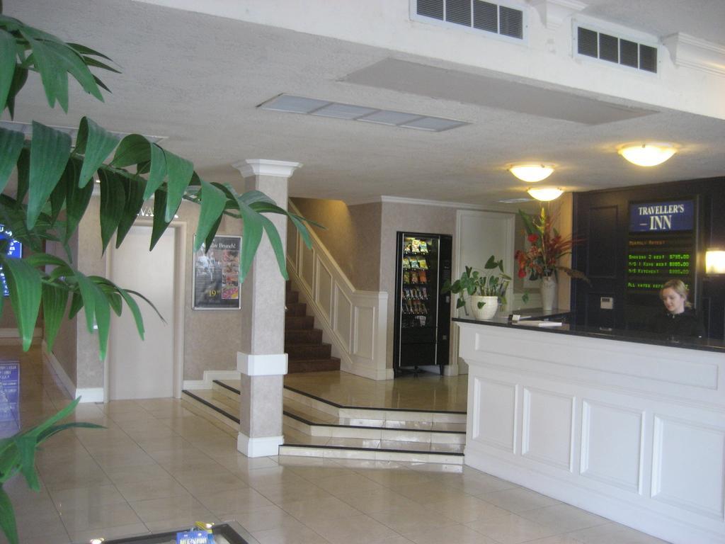 Capital City Center Hotel Виктория Экстерьер фото