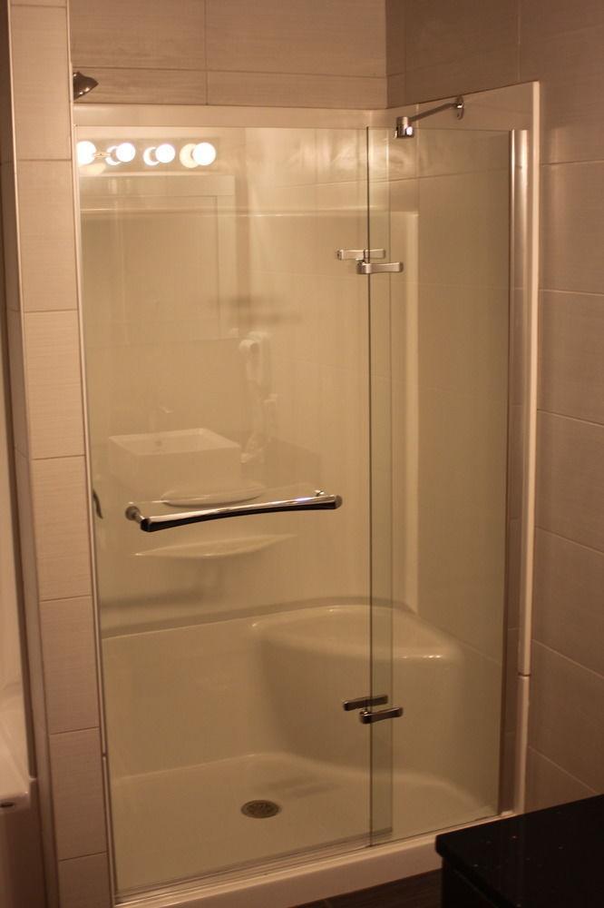 Capital City Center Hotel Виктория Экстерьер фото