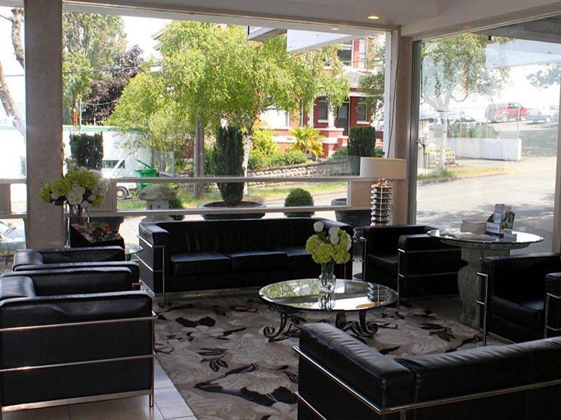 Capital City Center Hotel Виктория Экстерьер фото
